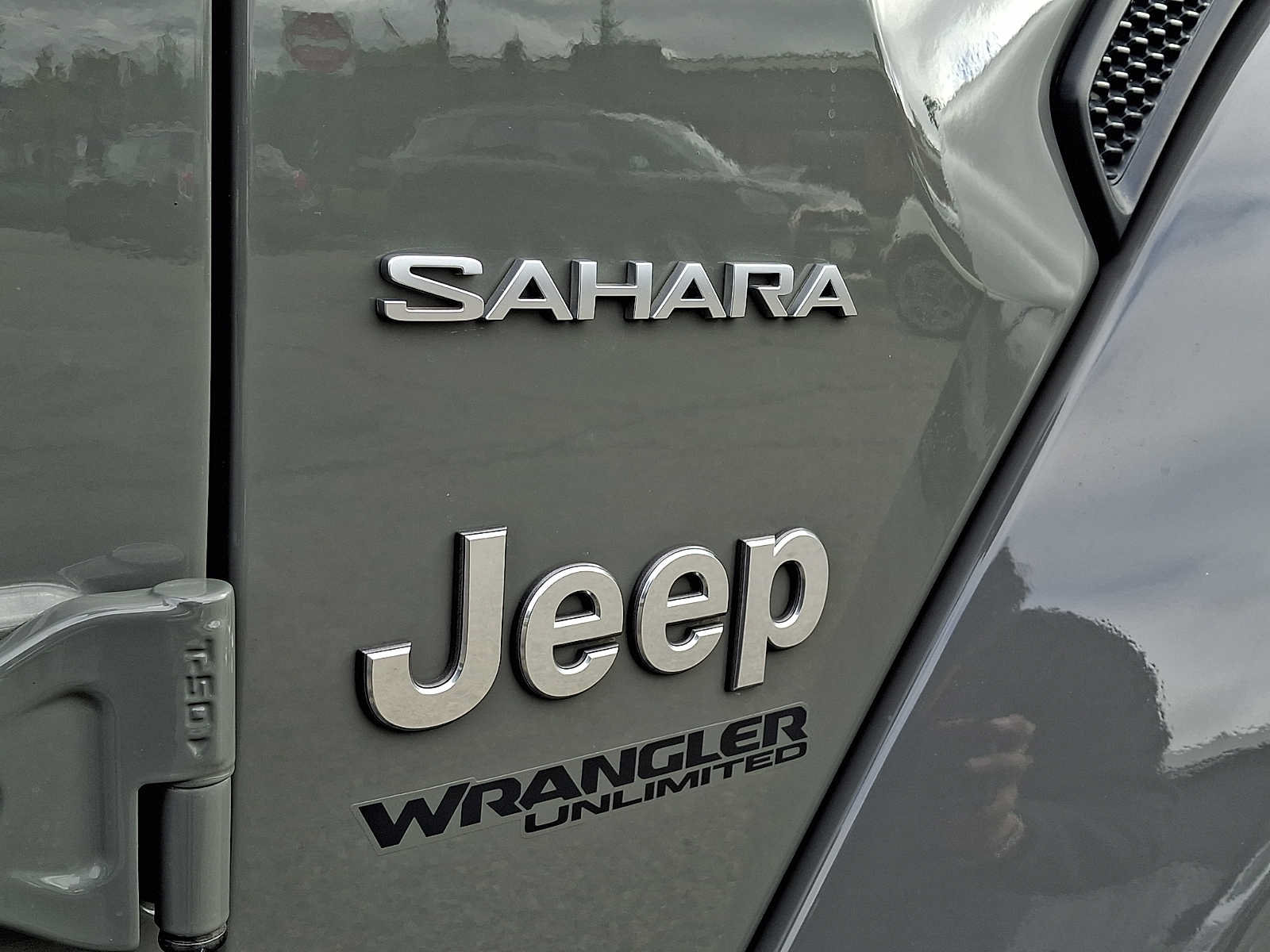 Used 2020 Jeep Wrangler Unlimited Sahara AWD/4WD image 29