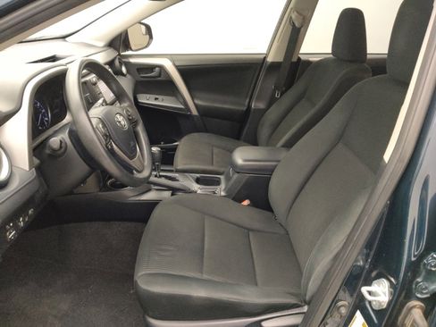 Used 2018 Toyota RAV4 LE image 17