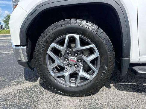 Used 2023 GMC Sierra 1500 SLT w/ SLT Convenience Package AWD/4WD image 10