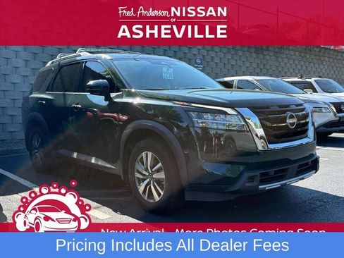Used 2023 Nissan Pathfinder SL AWD/4WD image 1