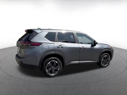 Used 2025 Nissan Rogue SV AWD/4WD image 15