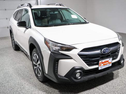 Used 2024 Subaru Outback Premium AWD/4WD image 5
