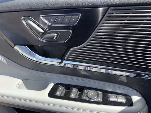 Used 2021 Lincoln Corsair AWD image 14