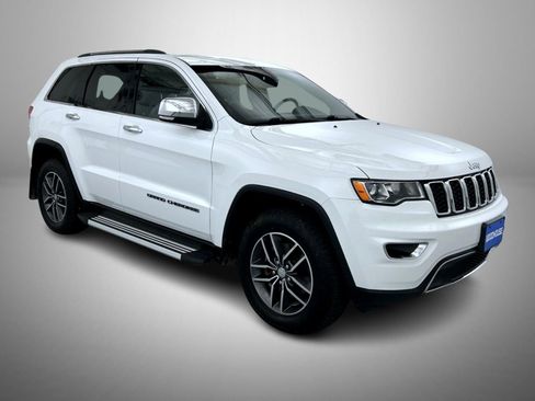 Used 2018 Jeep Grand Cherokee Limited image 3