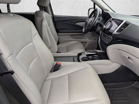 Used 2016 Honda Pilot Touring image 29
