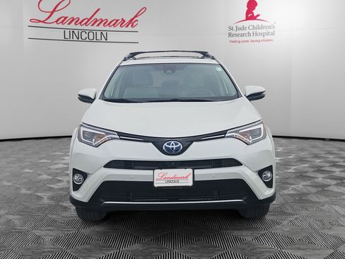 Used 2018 Toyota RAV4 Limited image 8