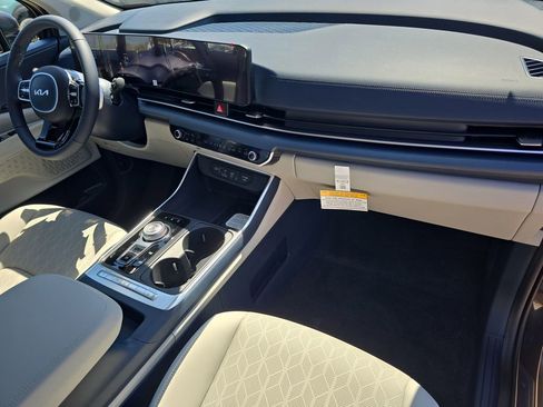 New 2026 Kia Carnival EX image 11