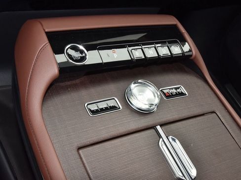 New 2026 Lincoln Navigator L Reserve AWD/4WD image 32