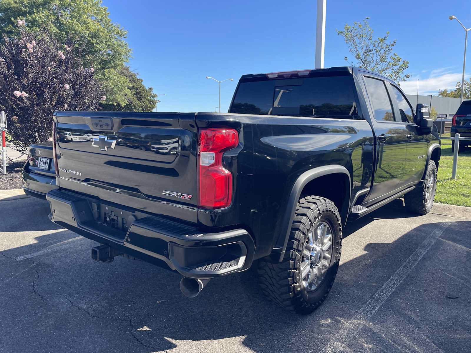 Used 2024 Chevrolet Silverado 2500 ZR2 w/ Technology Package AWD/4WD image 4
