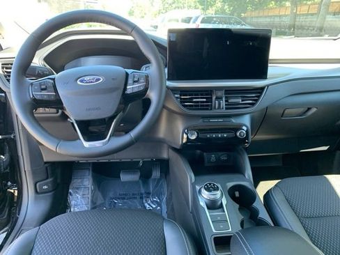 Used 2025 Ford Escape SE FWD image 17