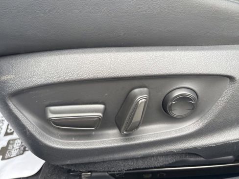 Used 2023 Toyota Prius XLE FWD image 24