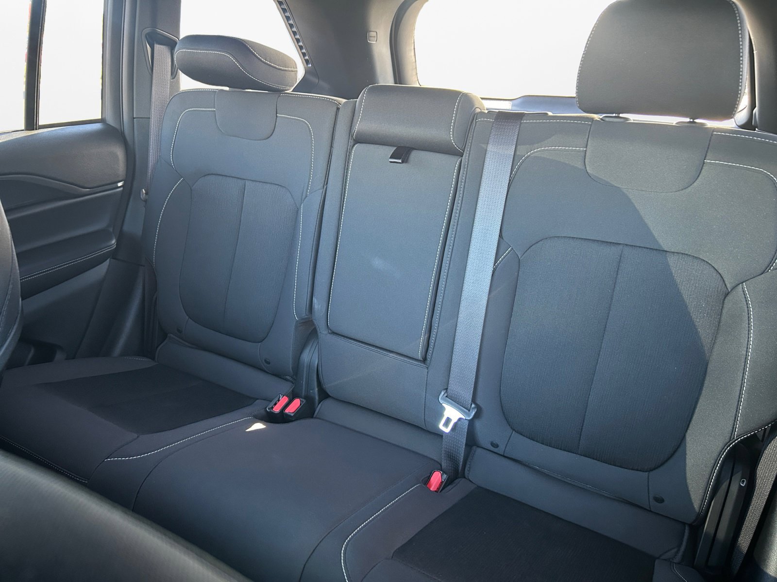 Used 2025 Jeep Grand Cherokee Laredo X w/ Luxury Tech Group I AWD/4WD image 15