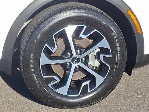 Used 2023 Kia Sportage EX image 8