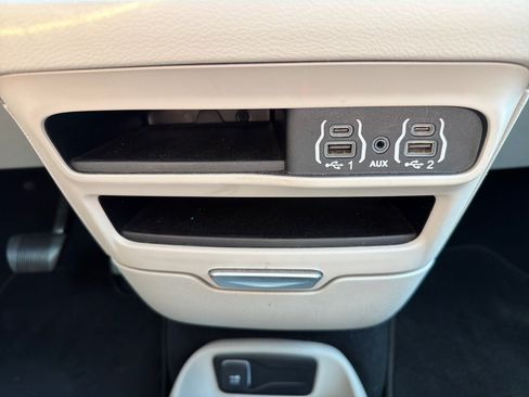 Used 2023 Chrysler Voyager LX FWD image 21
