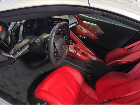 Used 2026 Chevrolet Corvette Stingray Preferred Conv w/ 2LT RWD image 17