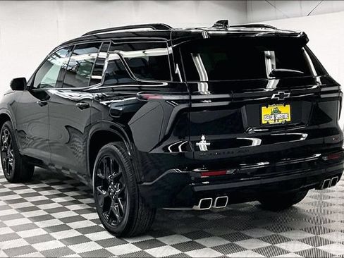 Used 2025 Chevrolet Traverse RS AWD/4WD image 2