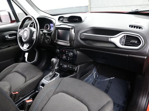Used 2021 Jeep Renegade Latitude AWD/4WD image 14