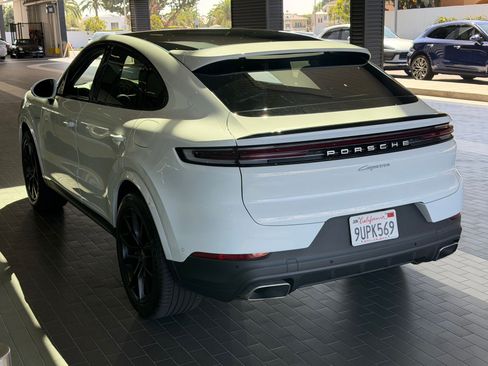 Certified 2025 Porsche Cayenne E-Hybrid Coupe AWD/4WD image 2
