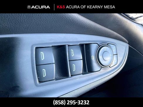Used 2018 Chevrolet Volt LT FWD image 9