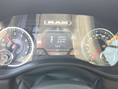 Used 2025 RAM 1500 Big Horn AWD/4WD image 10