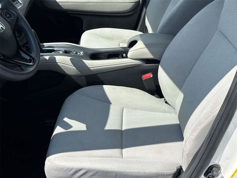 Used 2020 Honda HR-V LX image 12