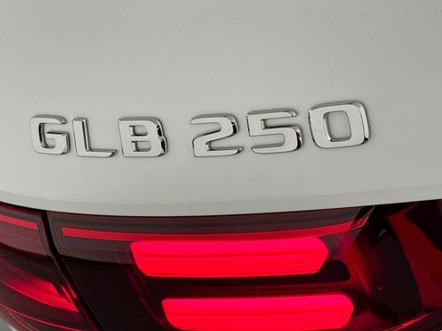 New 2026 Mercedes-Benz GLB 250 image 8
