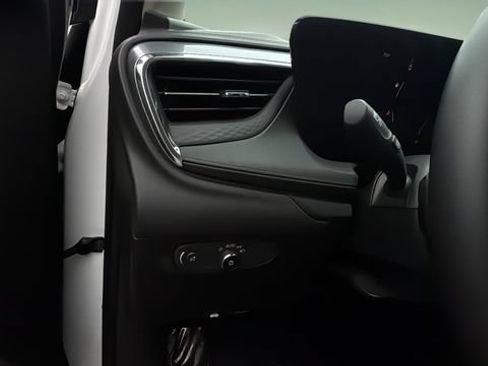 Used 2025 Buick Encore GX Preferred FWD image 21