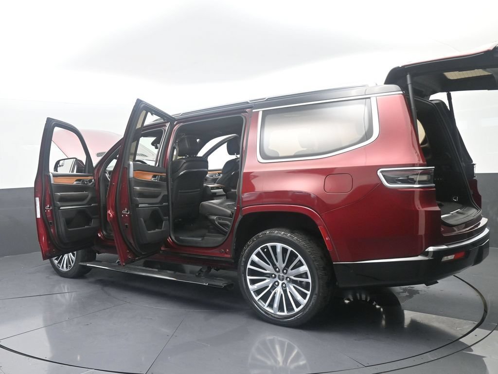Used 2022 Jeep Grand Wagoneer Series III AWD/4WD image 87