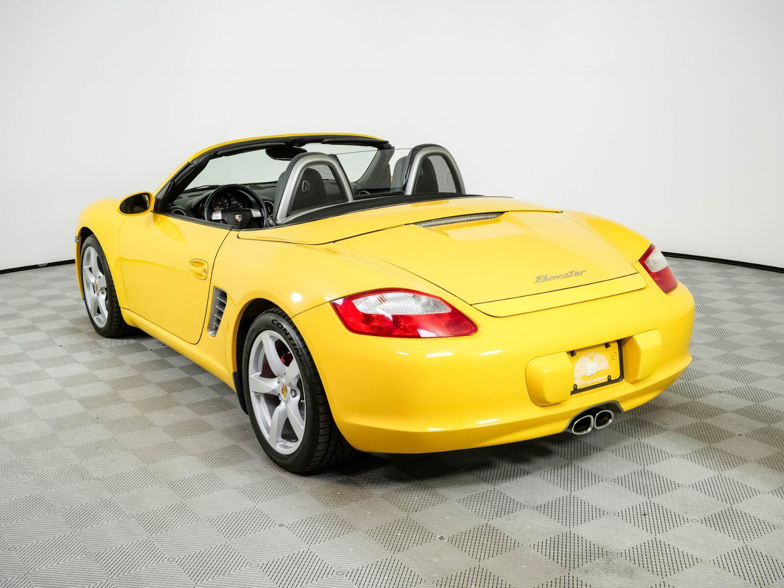 Used 2005 Porsche Boxster RWD image 3