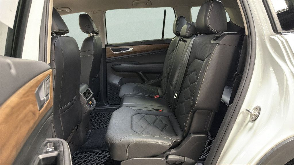 Used 2024 Volkswagen Atlas SE FWD image 33