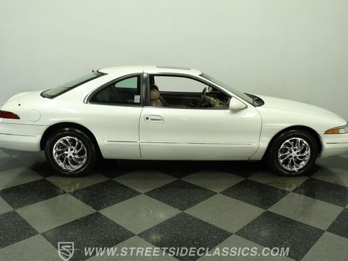 Used 1993 Lincoln Mark VIII RWD image 13