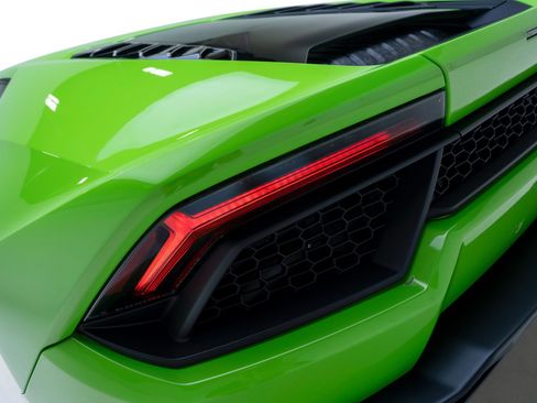 Used 2019 Lamborghini Huracan LP 580-2 RWD image 46