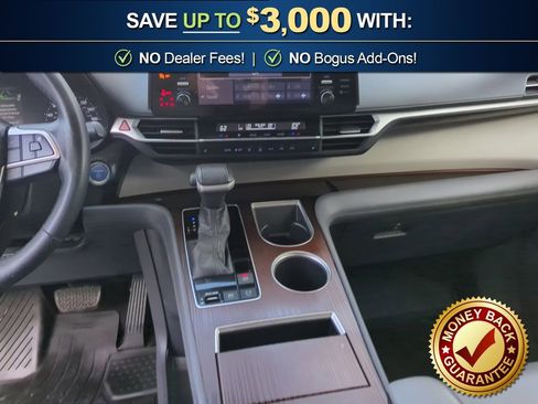 Used 2022 Toyota Sienna XLE image 20
