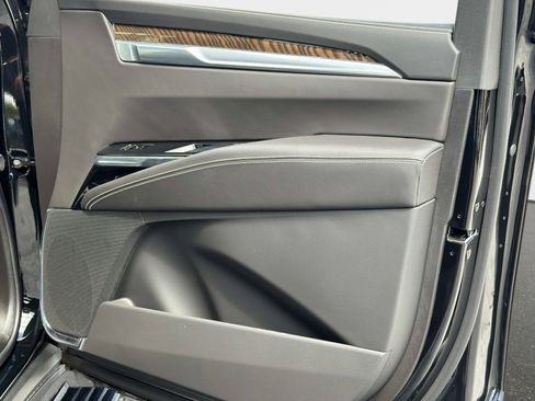 Used 2026 Cadillac Escalade ESV Platinum Sport w/ LPO, ONYX Package image 21