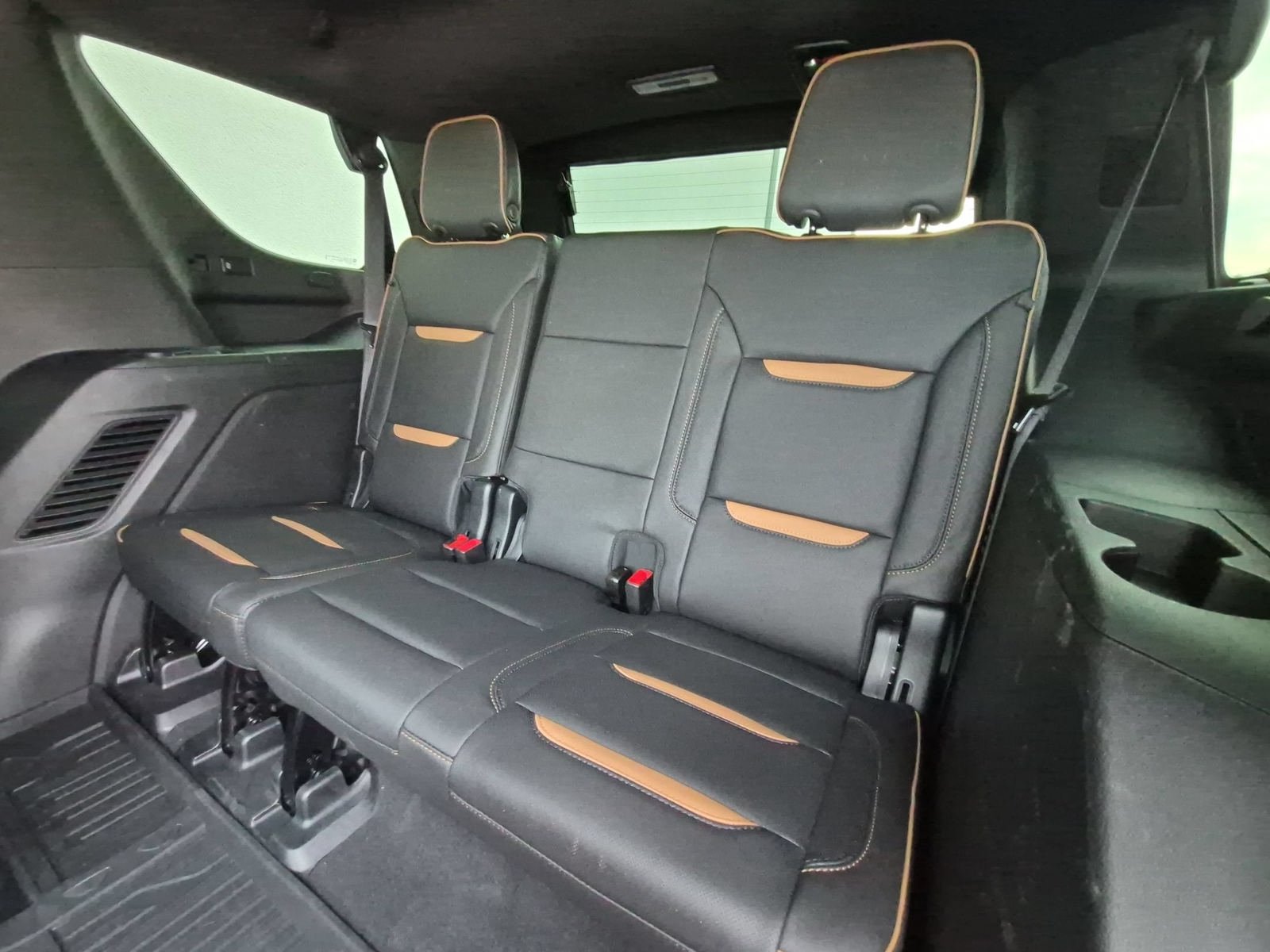 Used 2023 GMC Yukon AT4 w/ LPO, Floor Liner Package AWD/4WD image 30