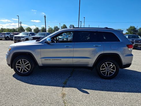 Used 2021 Jeep Grand Cherokee Limited AWD/4WD image 4