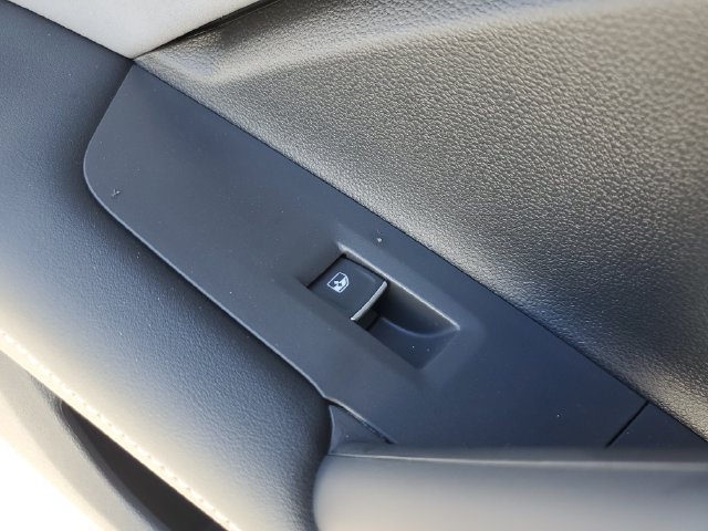 New 2026 Volkswagen Tiguan SE R-Line FWD image 14
