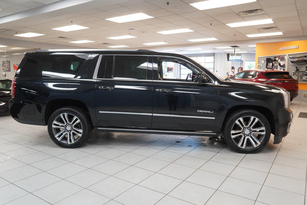 Used 2020 GMC Yukon XL Denali w/ Denali Premium Package AWD/4WD image 16