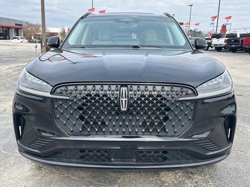 Used 2025 Lincoln Aviator AWD w/ Jet Appearance Package image 8