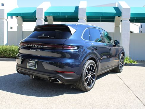 Certified 2025 Porsche Cayenne image 7