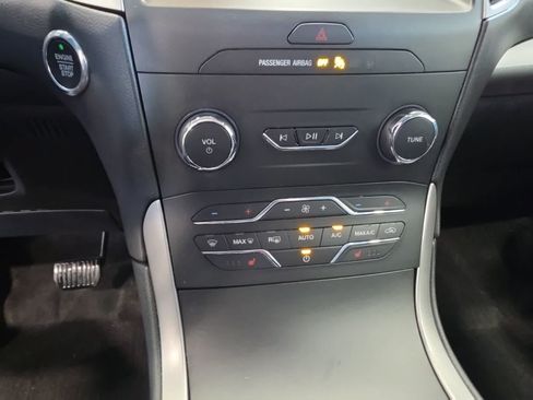Used 2019 Ford Edge SEL w/ Equipment Group 201A AWD/4WD image 28