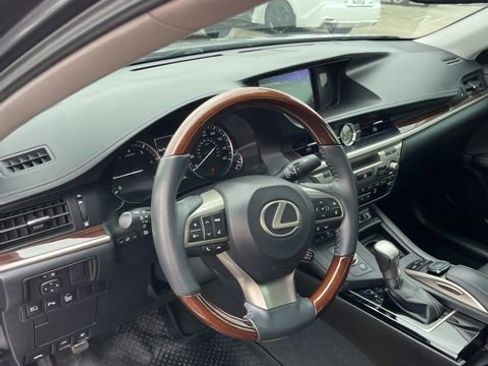 Used 2017 Lexus ES 350 w/ Navigation System Package image 13