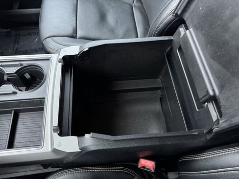 Used 2019 Ford F350 Lariat w/ Chrome Package image 21