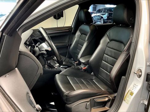 Used 2021 Volkswagen GTI SE image 7