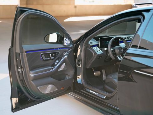 Used 2024 Mercedes-Benz S 63 AMG S image 25