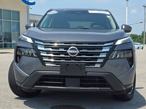 Used 2024 Nissan Rogue SV FWD image 4