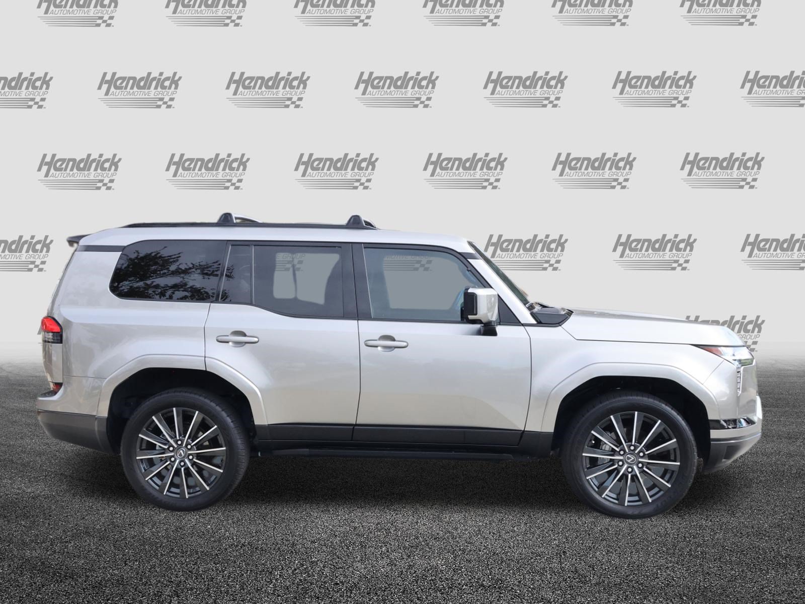 Used 2024 Lexus GX 550 w/ Accessory Package (Z1) AWD/4WD image 10