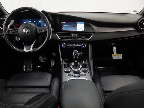 Used 2024 Alfa Romeo Giulia Veloce image 24