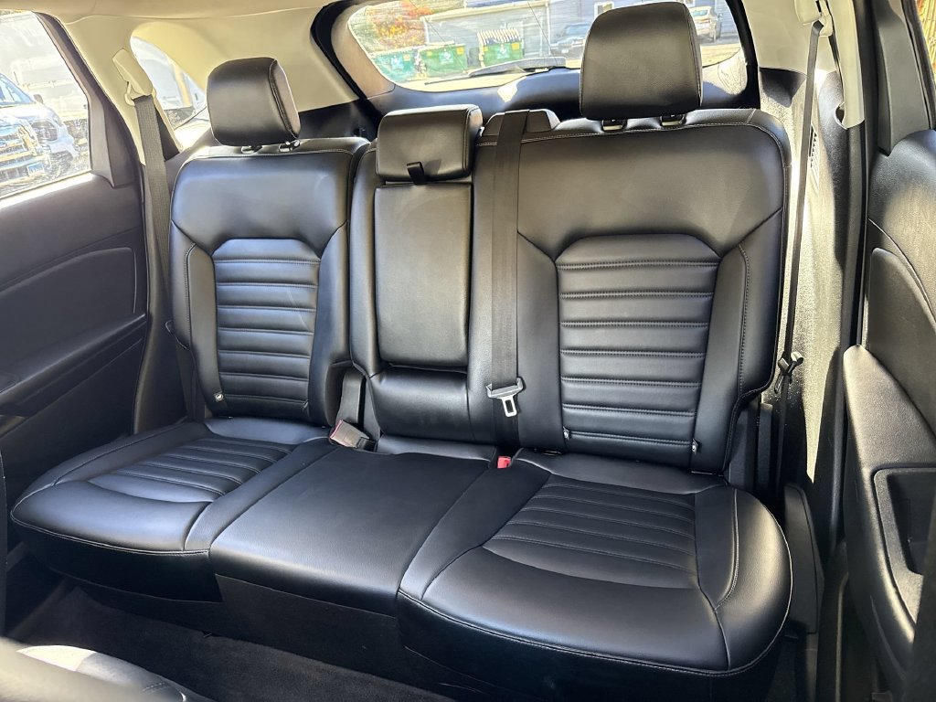Used 2024 Ford Edge SEL AWD/4WD image 21