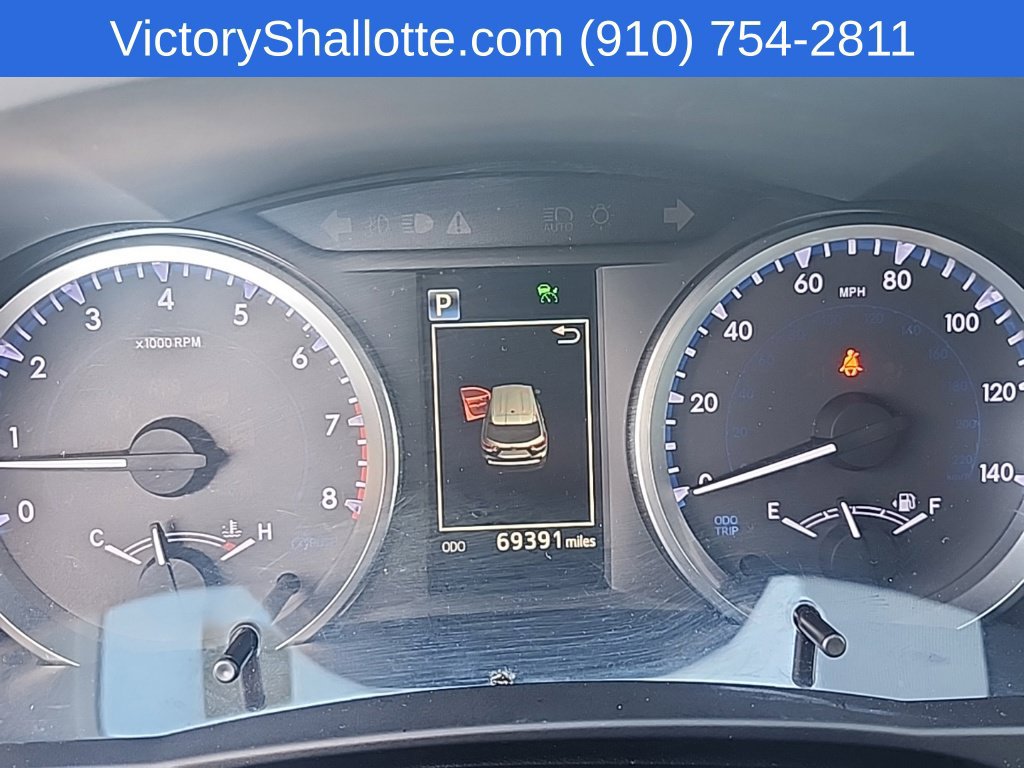 Used 2019 Toyota Highlander LE AWD/4WD image 10